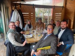 26 chefs d'entreprises réunis par le Club Entreprises Les Plaisirs Gourmands au restaurant Le Temps est Venu